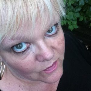 Meet your Posher, Loris